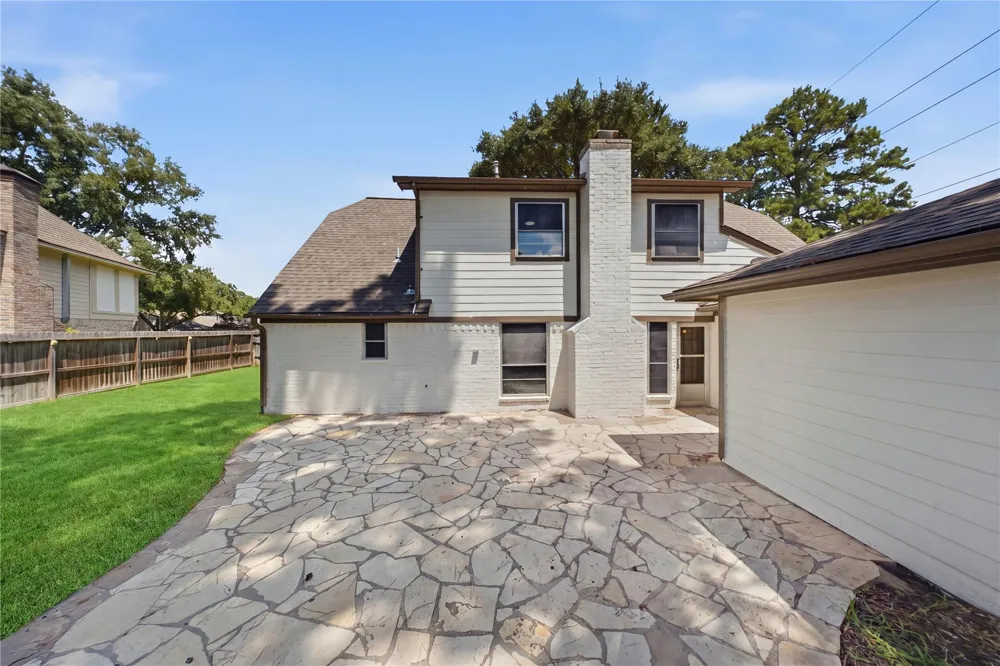13903 Charlynn Oaks Dr Houston, TX 77070