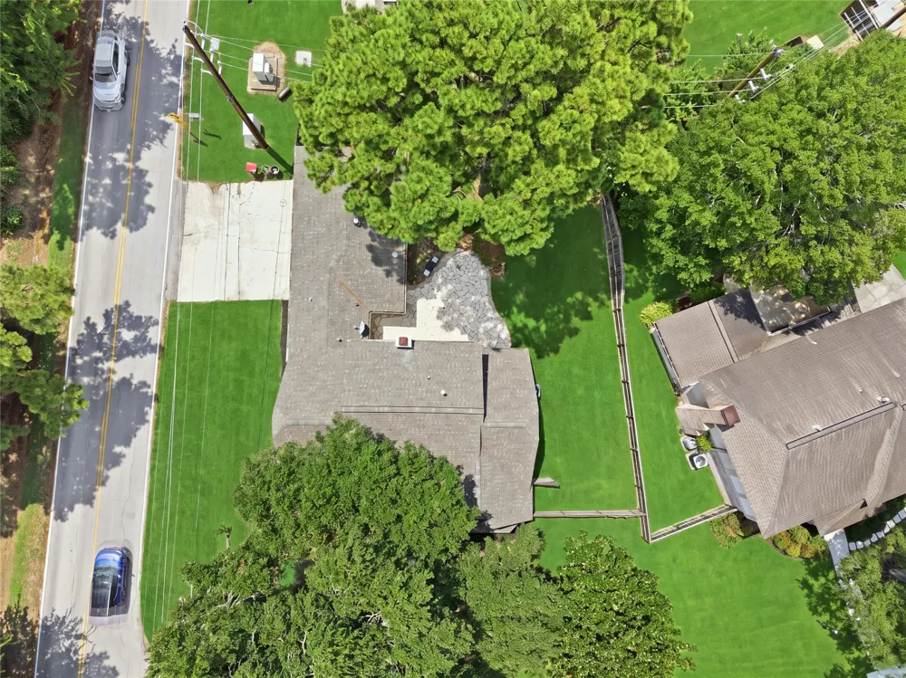13903 Charlynn Oaks Dr Houston, TX 77070