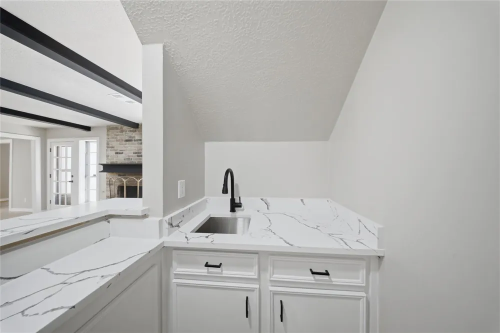 13903 Charlynn Oaks Dr Houston, TX 77070