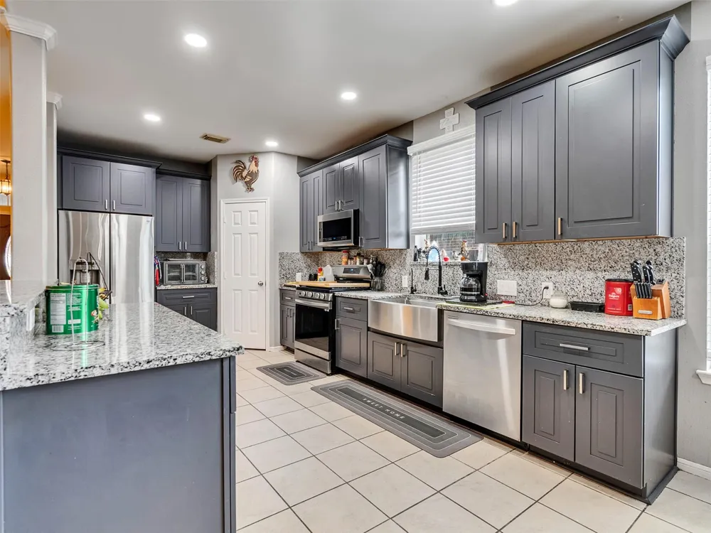 9102 Sunrise Trl Pearland, TX 77584