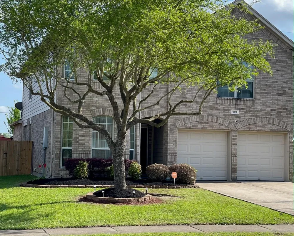 9102 Sunrise Trl Pearland, TX 77584