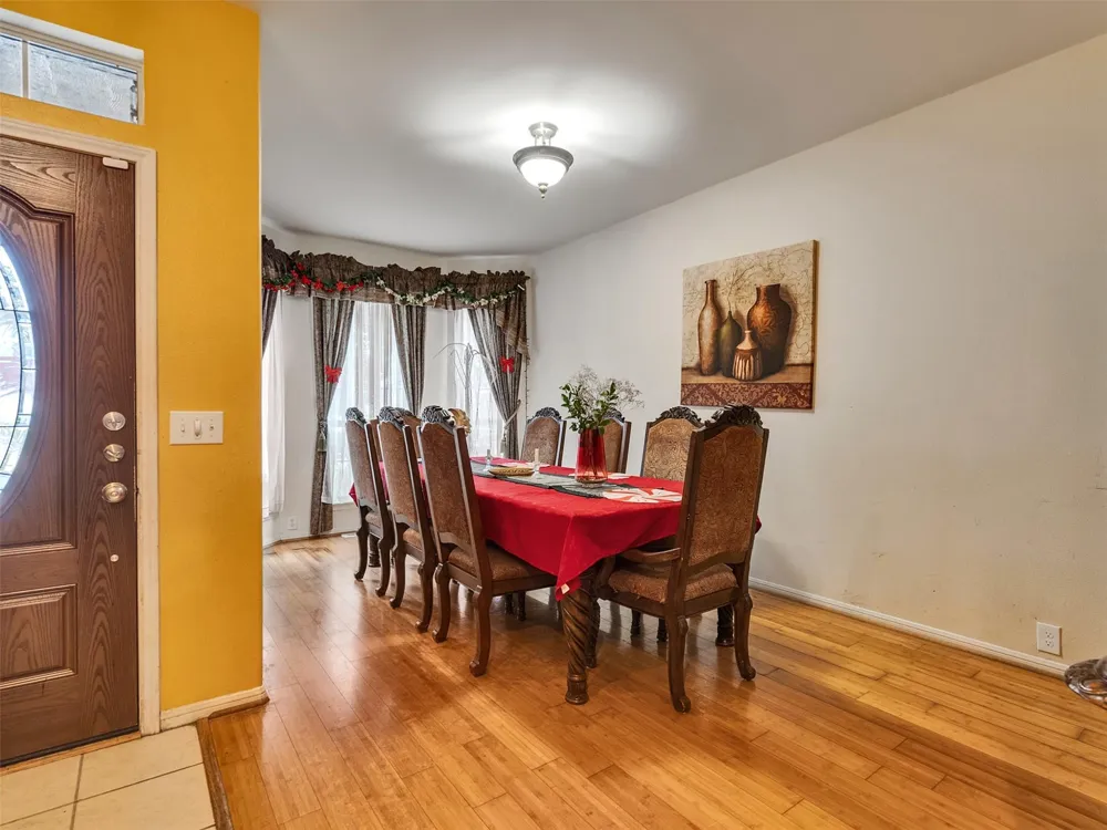 9102 Sunrise Trl Pearland, TX 77584