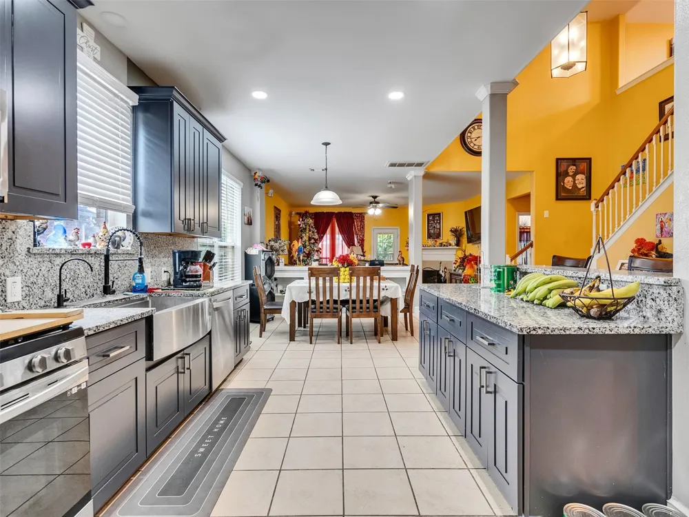 9102 Sunrise Trl Pearland, TX 77584