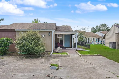 70 Westwood Drive W