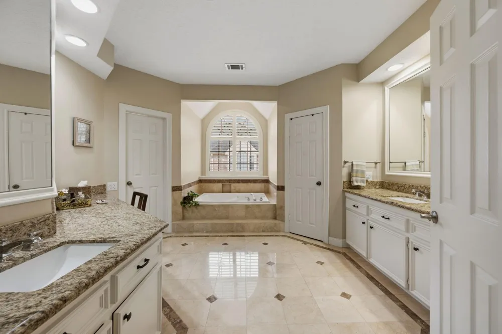 2514 Potomac Drive #B Houston, TX 77057