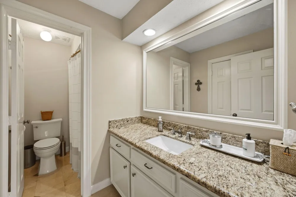 2514 Potomac Drive #B Houston, TX 77057