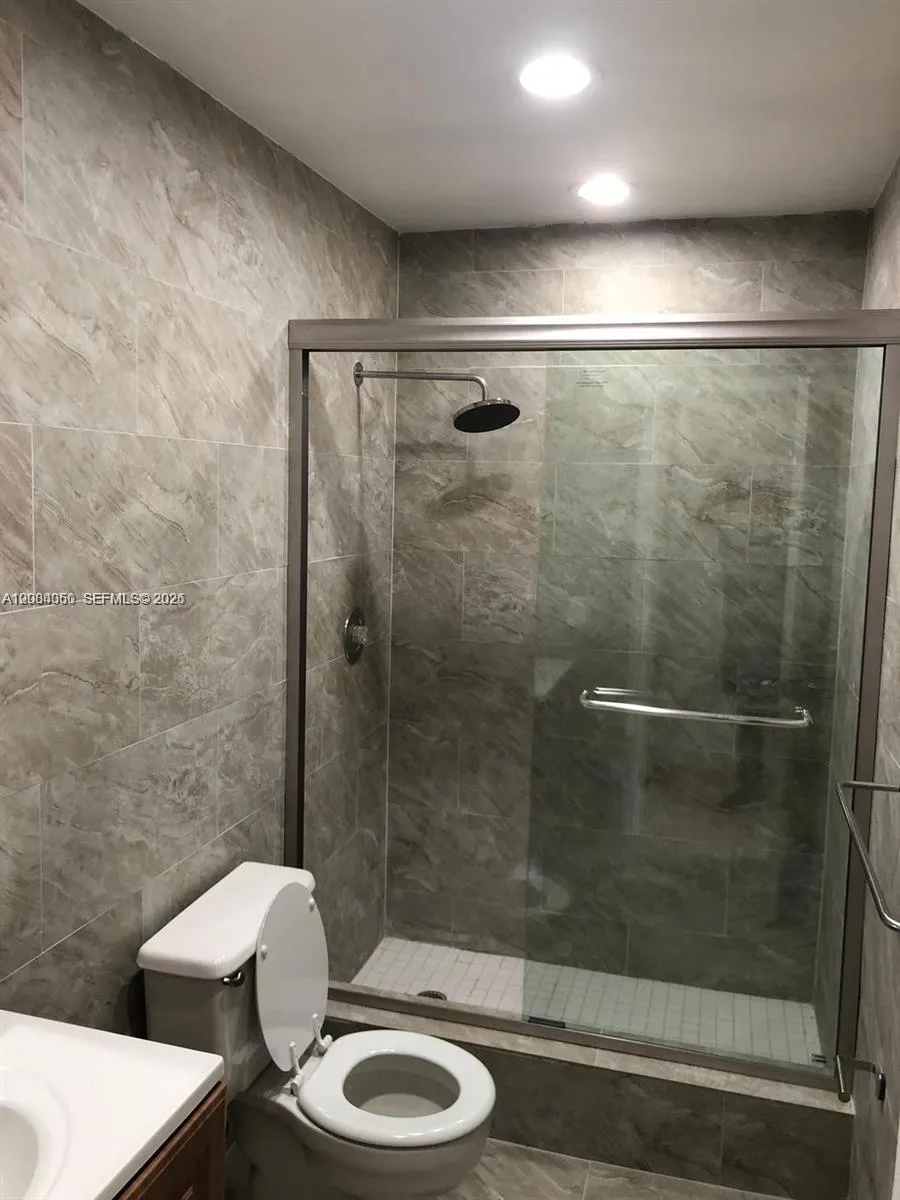 6575 W 24th Ct #3-14 Hialeah, FL 33016
