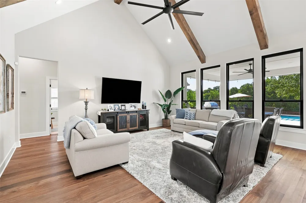 1072 Paradise Parkway Poolville, TX 76487