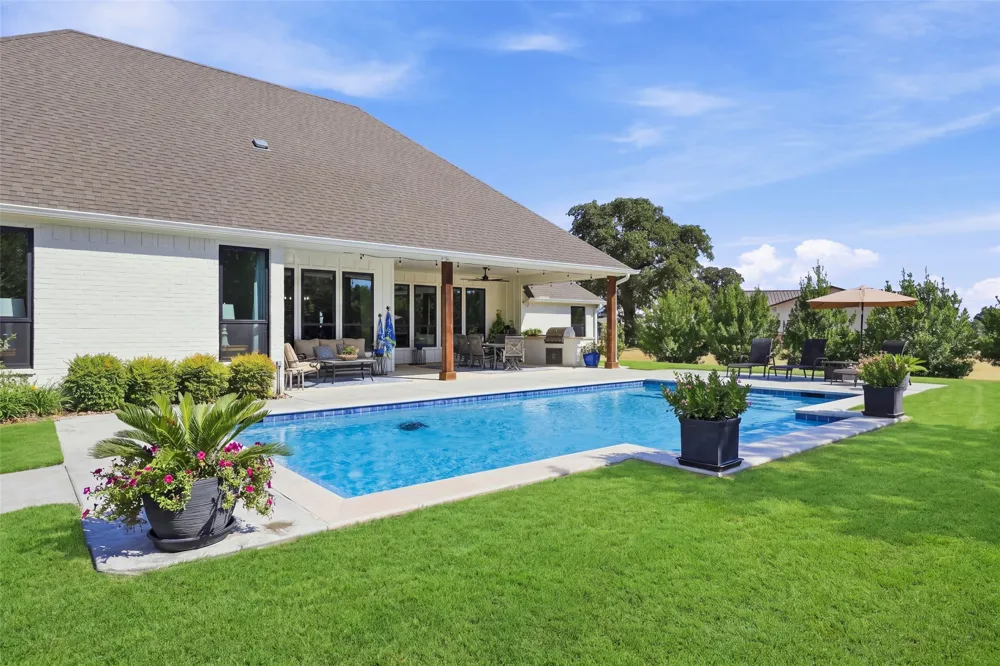 1072 Paradise Parkway Poolville, TX 76487