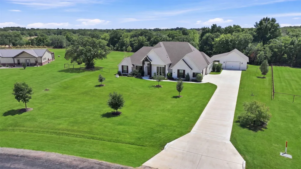 1072 Paradise Parkway Poolville, TX 76487