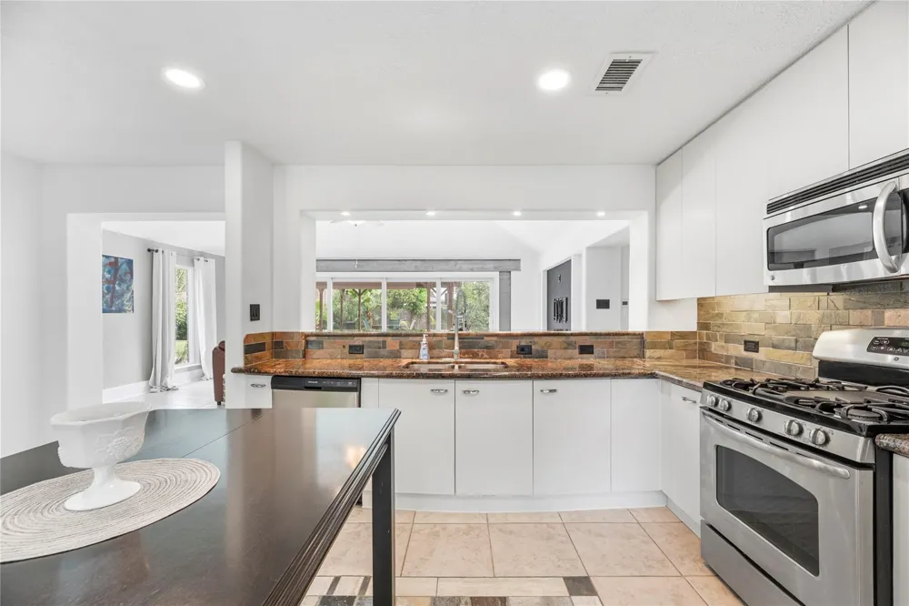 2418 Pebbledowne Circle Sugar Land, TX 77478