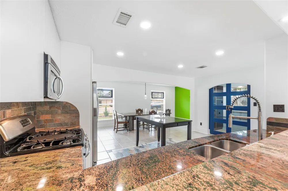 2418 Pebbledowne Circle Sugar Land, TX 77478