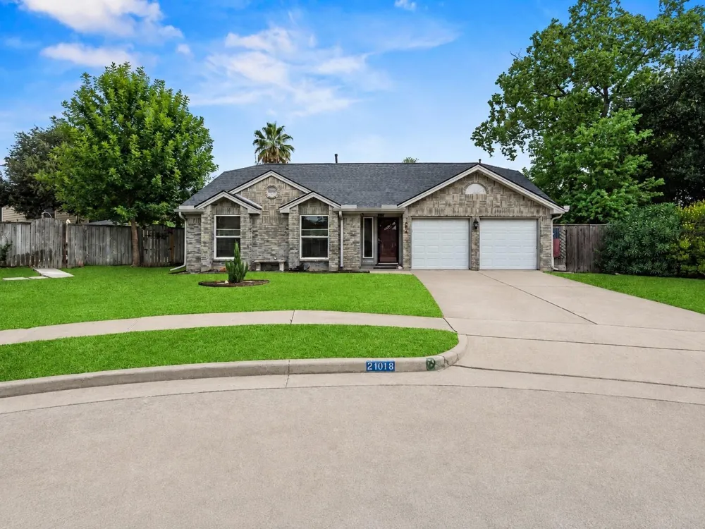 2418 Pebbledowne Circle Sugar Land, TX 77478