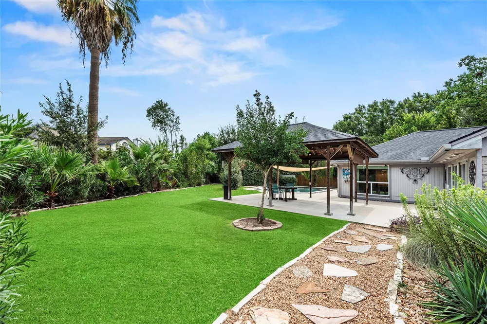 2418 Pebbledowne Circle Sugar Land, TX 77478