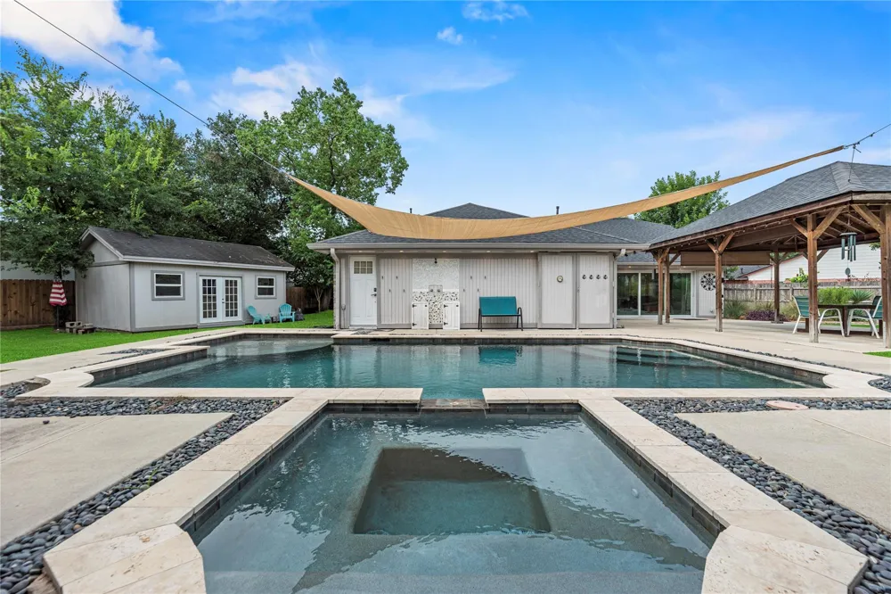 2418 Pebbledowne Circle Sugar Land, TX 77478