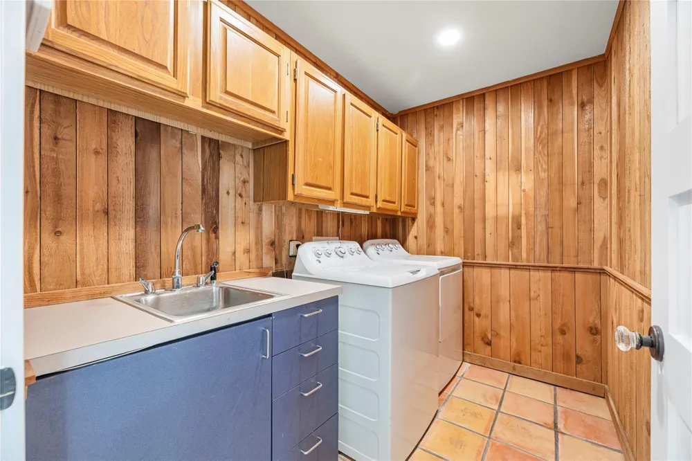 2418 Pebbledowne Circle Sugar Land, TX 77478