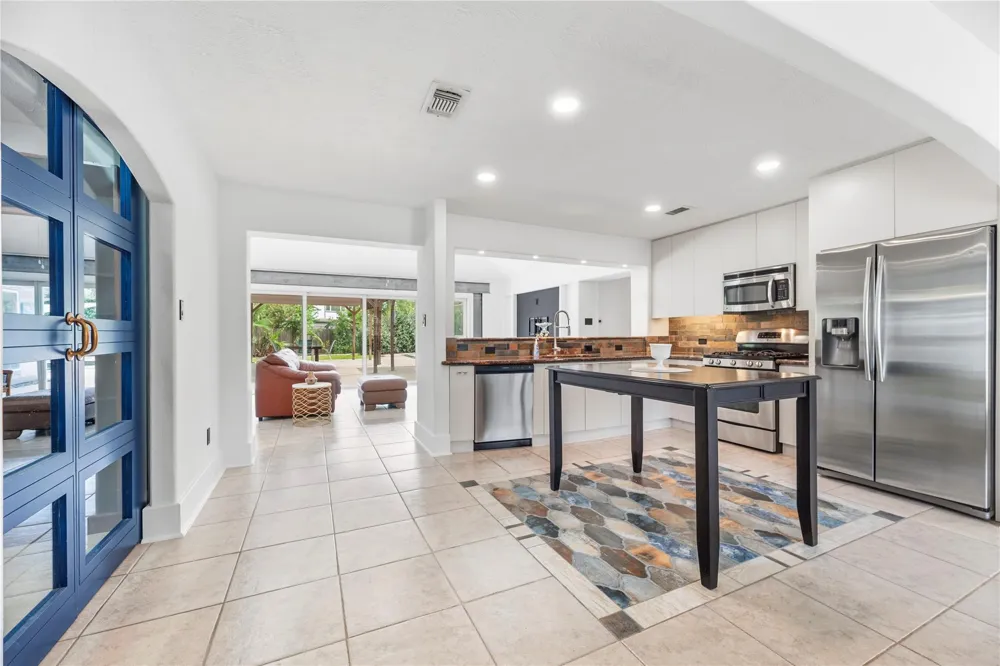 2418 Pebbledowne Circle Sugar Land, TX 77478