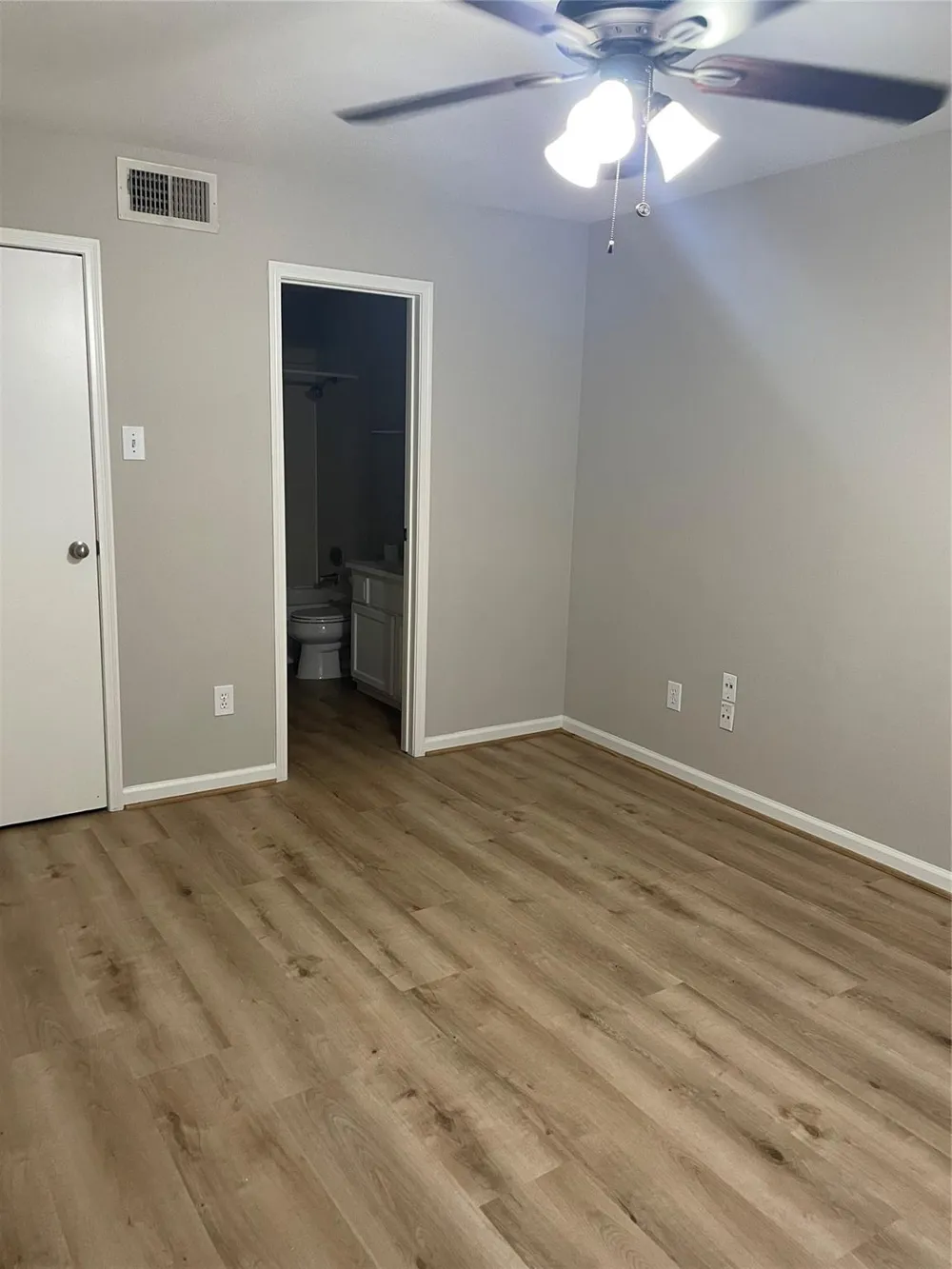 8787 Brae Acres Road #401 Houston, TX 77074