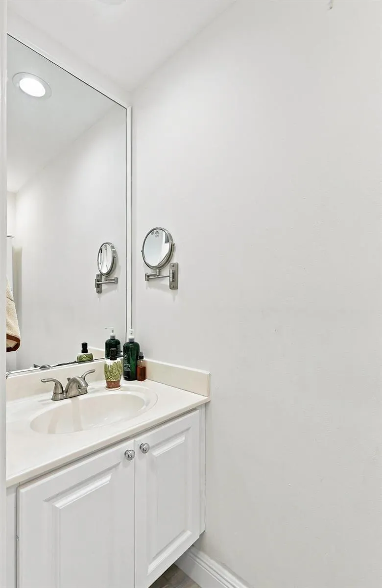 337 Salinas Drive Palm Beach Gardens, FL 33410