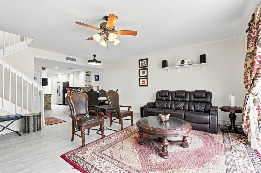 337 Salinas Drive Palm Beach Gardens, FL 33410