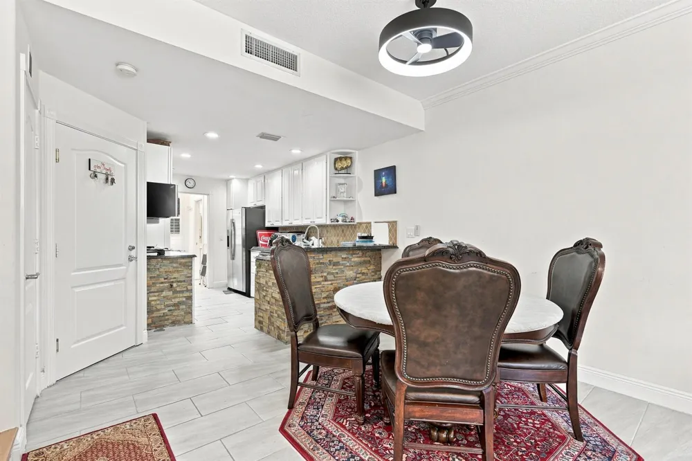 337 Salinas Drive Palm Beach Gardens, FL 33410