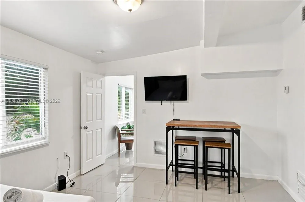 268 NW 34th St Miami, FL 33127