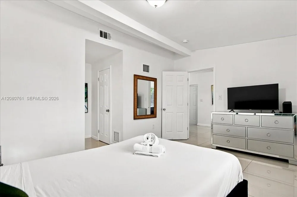 268 NW 34th St Miami, FL 33127