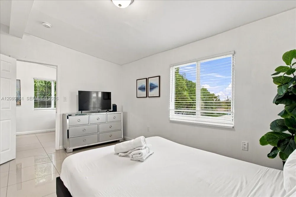 268 NW 34th St Miami, FL 33127