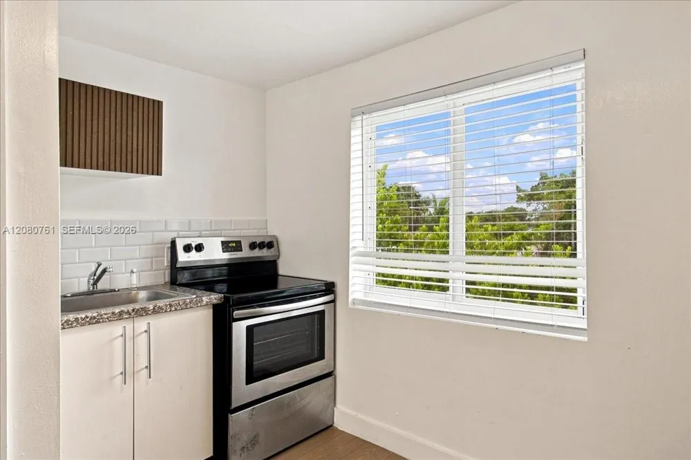 268 NW 34th St Miami, FL 33127