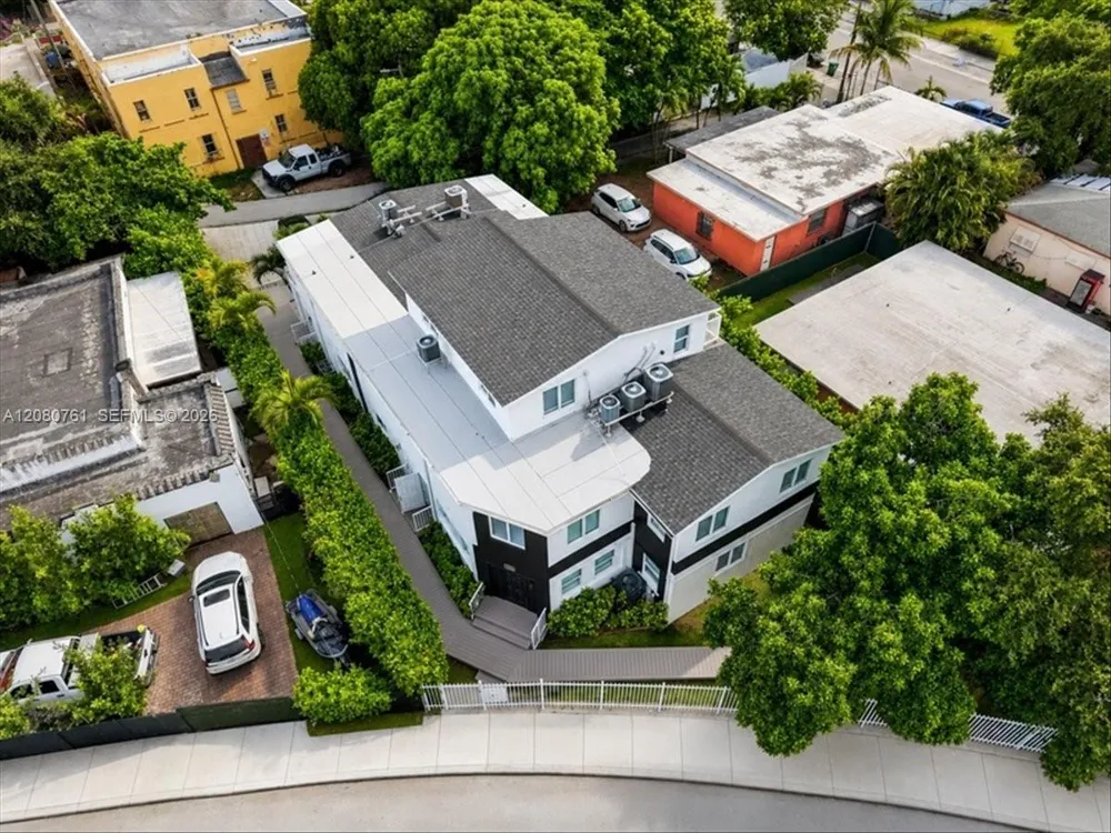 268 NW 34th St Miami, FL 33127