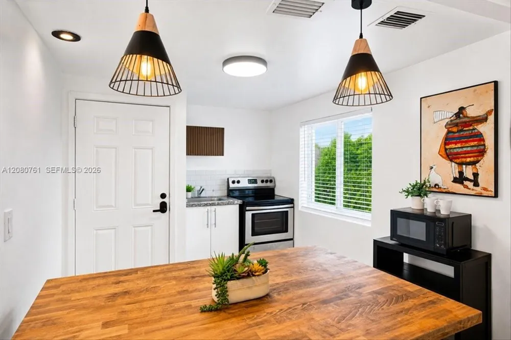 268 NW 34th St Miami, FL 33127