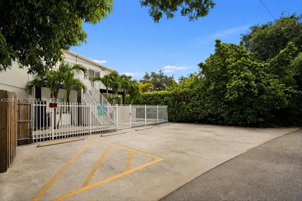 268 NW 34th St Miami, FL 33127