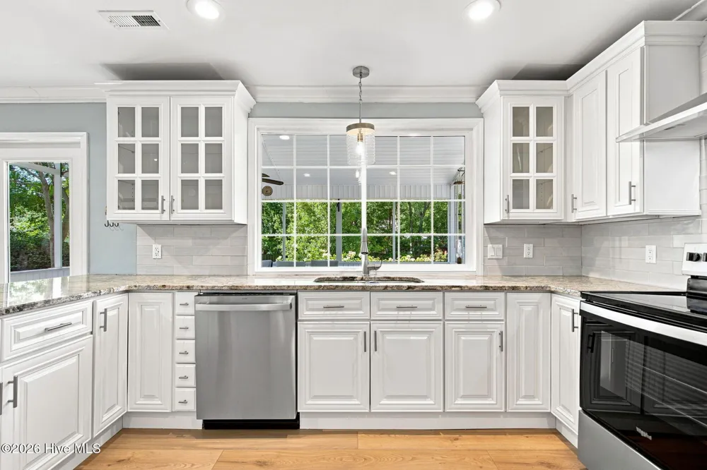 3228 Red Berry Drive Wilmington, NC 28409