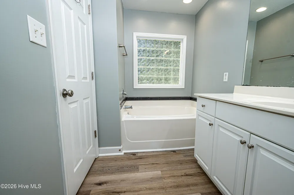 614 Walnut Drive Jacksonville, NC 28540