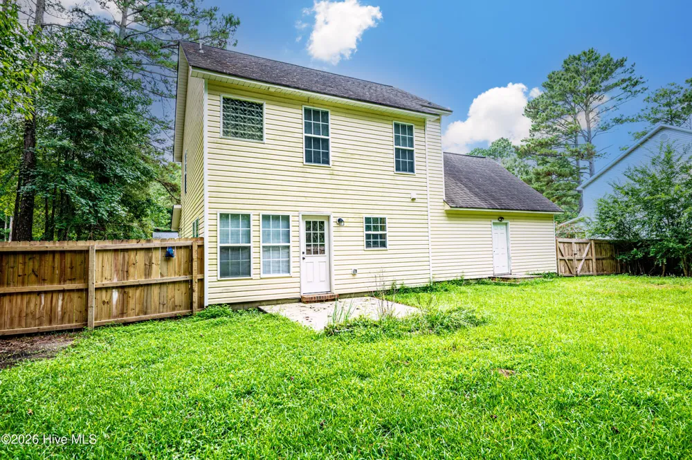 614 Walnut Drive Jacksonville, NC 28540