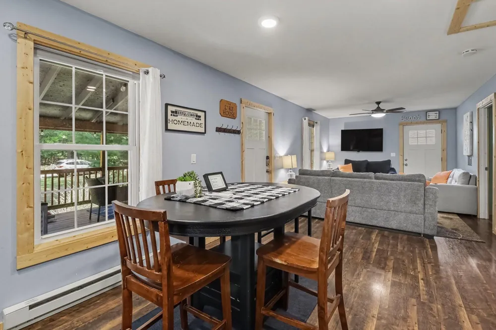 4827 Pine Avenue Mears, MI 49436