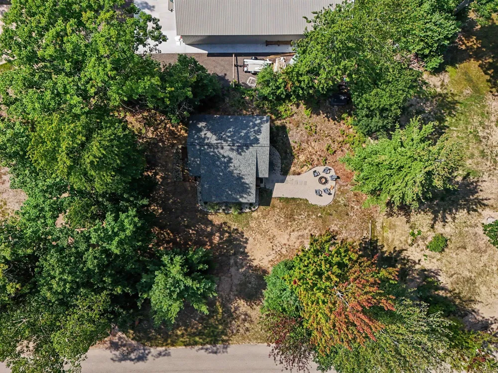 4827 Pine Avenue Mears, MI 49436