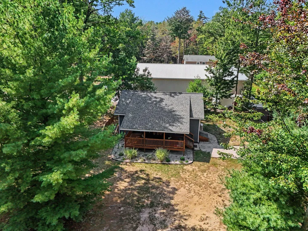 4827 Pine Avenue Mears, MI 49436
