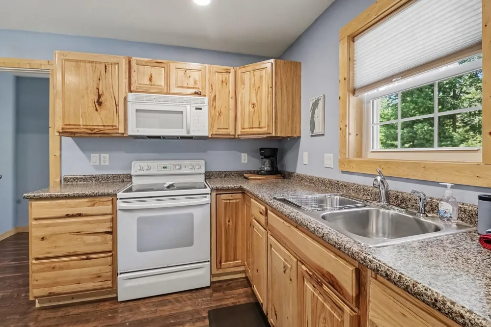 4827 Pine Avenue Mears, MI 49436