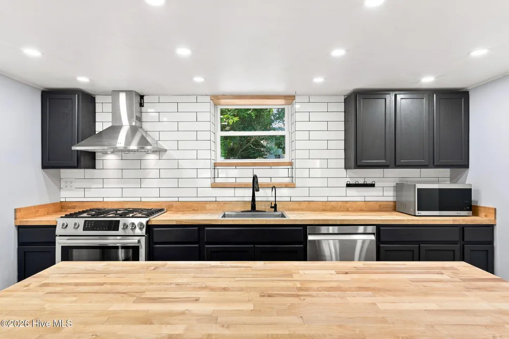 1307 North Pasteur Street New Bern, NC 28560