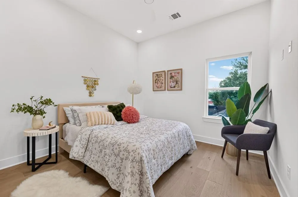 902 Kern St #A Houston, TX 77009