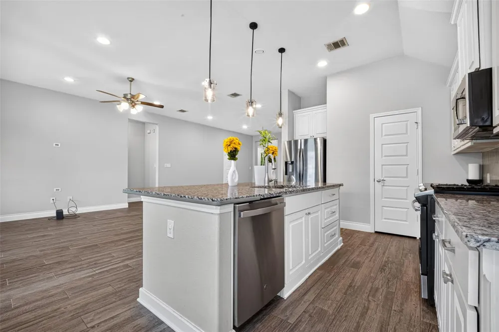 2232 Blackhawk Ridge Lane Manvel, TX 77578