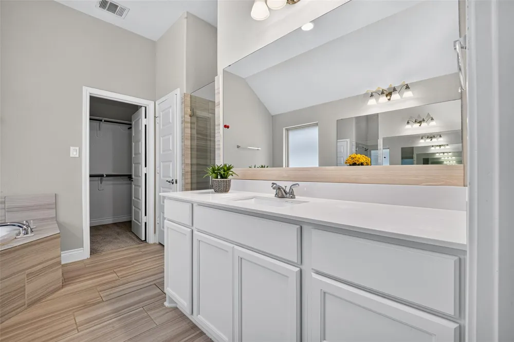 2232 Blackhawk Ridge Lane Manvel, TX 77578