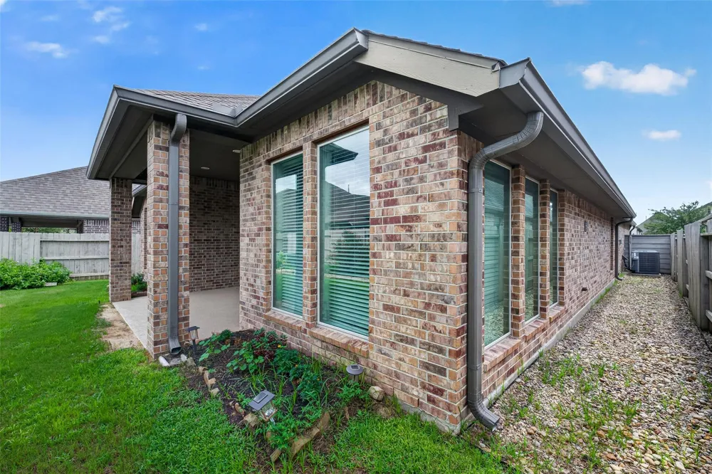 2232 Blackhawk Ridge Lane Manvel, TX 77578