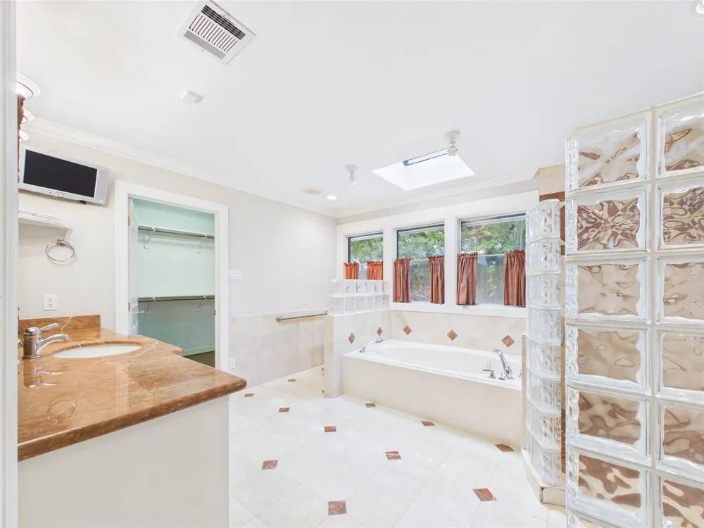 814 James Street Deer Park, TX 77536