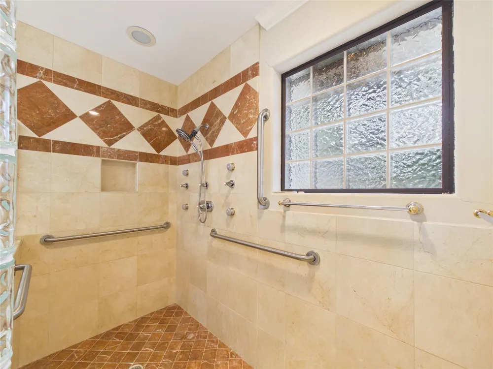 814 James Street Deer Park, TX 77536