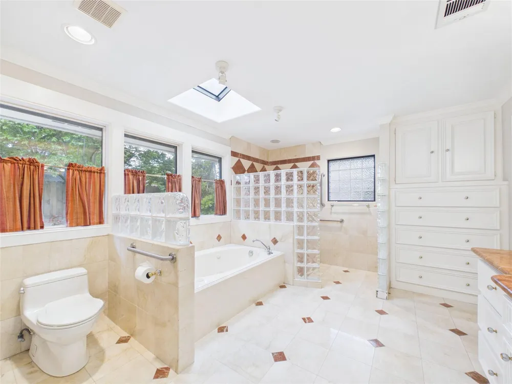 814 James Street Deer Park, TX 77536
