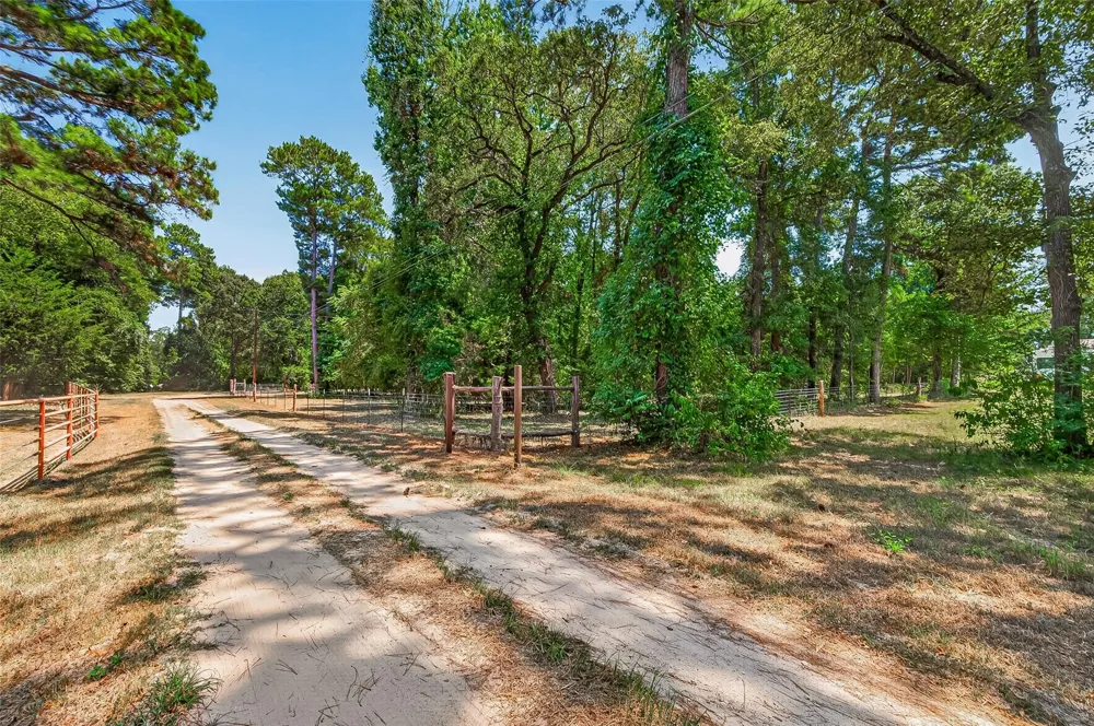 9846 Post Oak Cemetery Road Montgomery, TX 77356