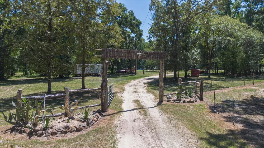 9846 Post Oak Cemetery Road Montgomery, TX 77356