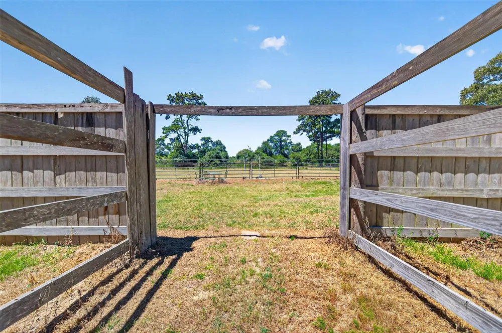 9846 Post Oak Cemetery Road Montgomery, TX 77356